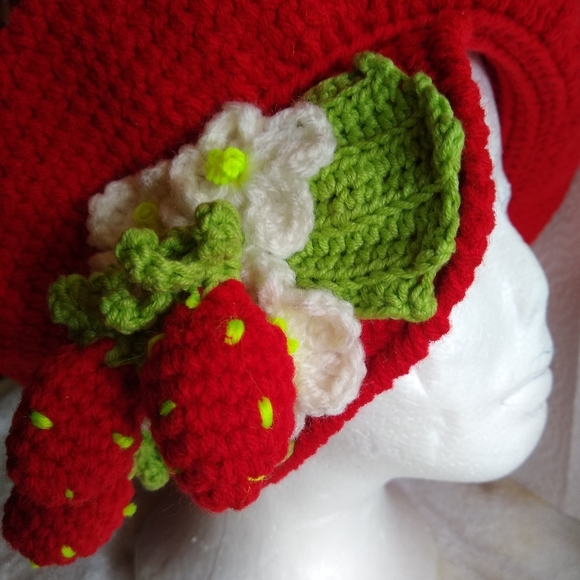 Strawberry Queen Hat, handmade - Picture 6 of 6